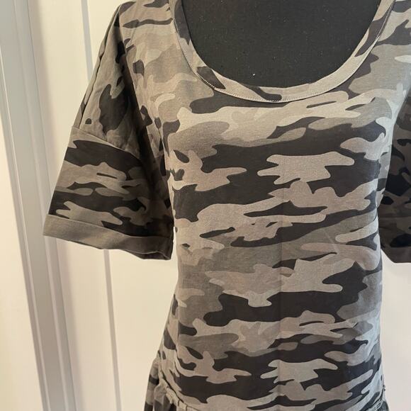 The Sweatshirt pullover siz 2X camouflage relaxed fit slight flared himline S/L - Picture 3 of 16